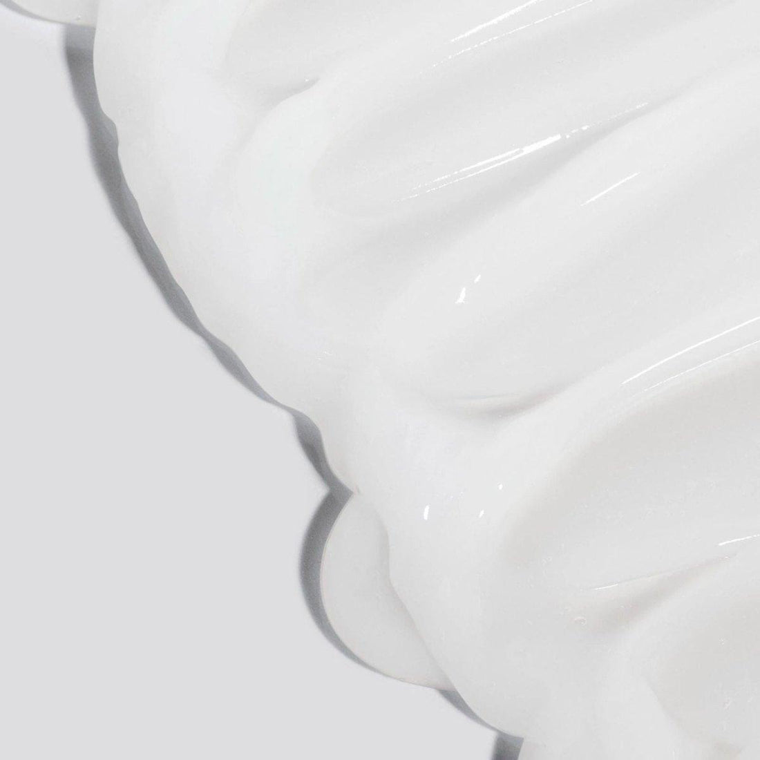 Dermalogica UltraCalming Cleanser Your Skin’s Safe Haven! Gentle, Soothing & Barrier-Boosting – The Hug Your Sensitive Skin Deserves!