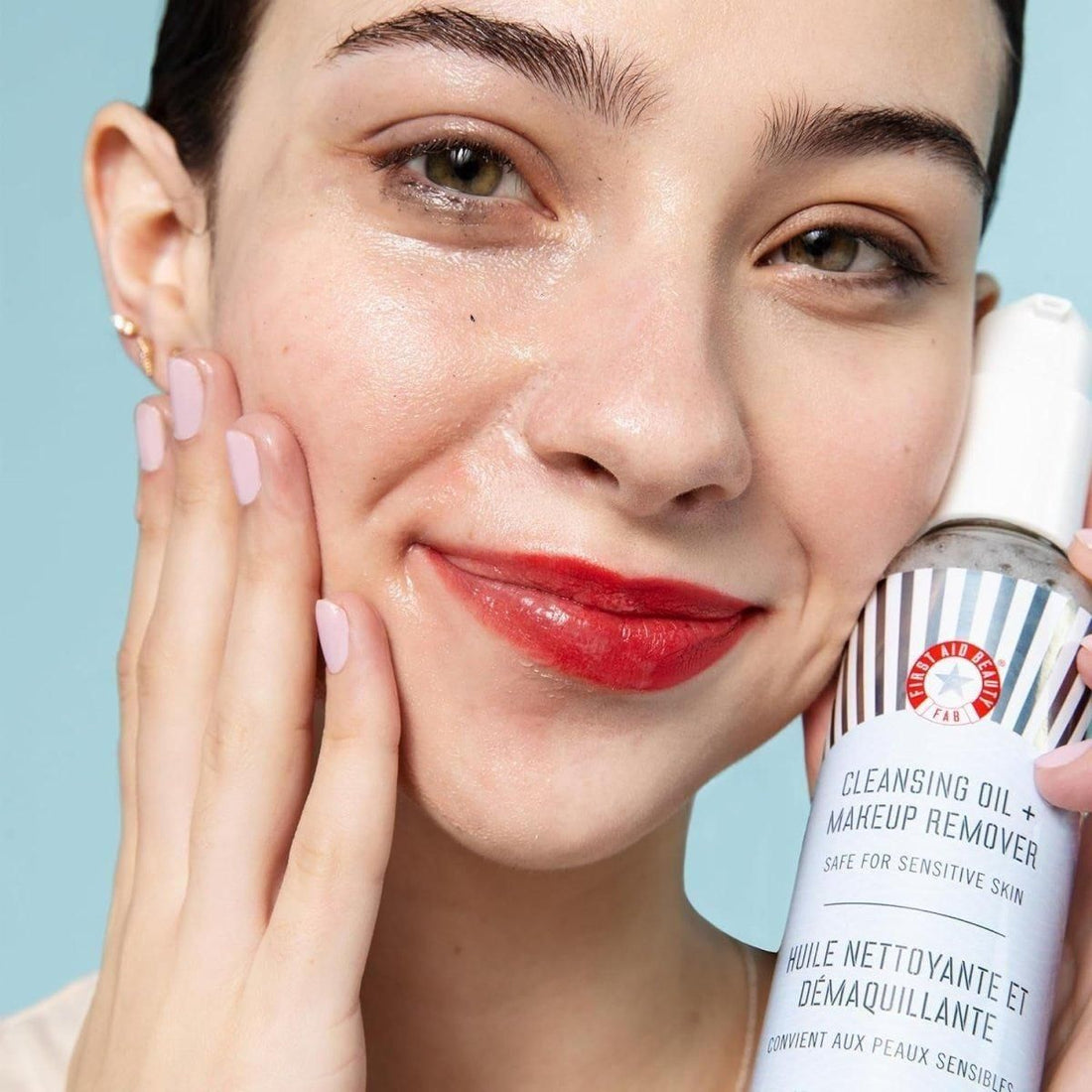 First Aid Beauty 2-in-1 Cleansing Oil + Makeup Remover: Melt Away Makeup, Reveal Hydrated Skin!