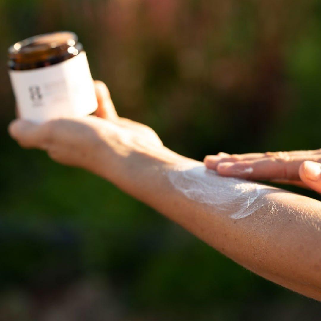 8 Days Whipped Botanical Body Butter Ultra-Nourishing Moisture (124ml)