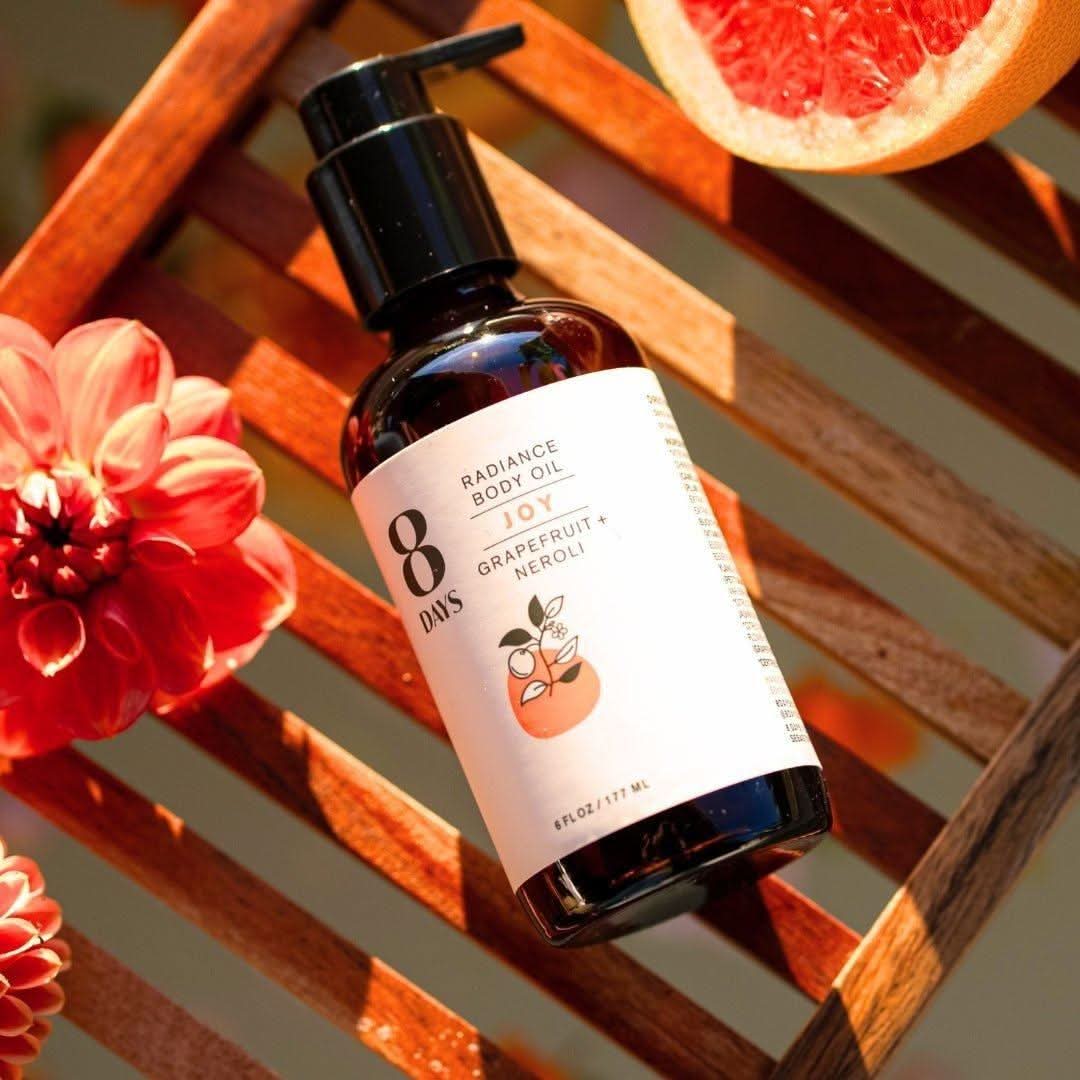 8 Days Radiance Body Oil Deeply Nourishing Botanical Elixir (180ml)