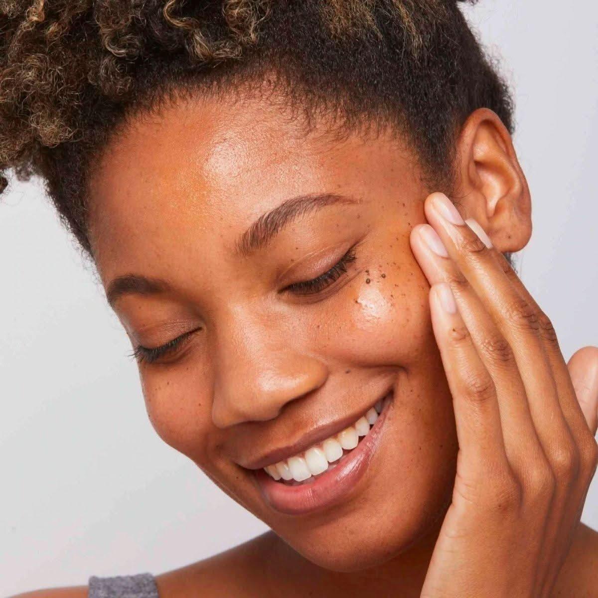 Dermalogica BioLumin-C Serum 59ml | Your Daily Dose of Liquid Radiance for Firmer, Brighter Skin!