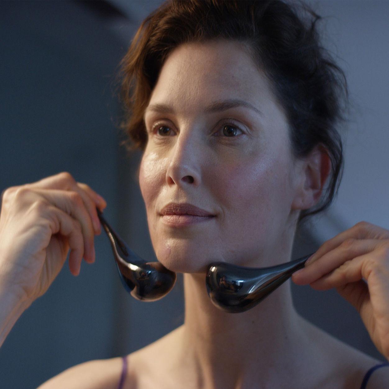 Bloomeffects Black Tulip Cryotherapy Tools | Skin-Toning Stainless-Steel Beauty Tools