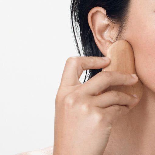 SENNOK BBIYAKI Guasha Beechwood Chick-Shaped Facial & Body Massager